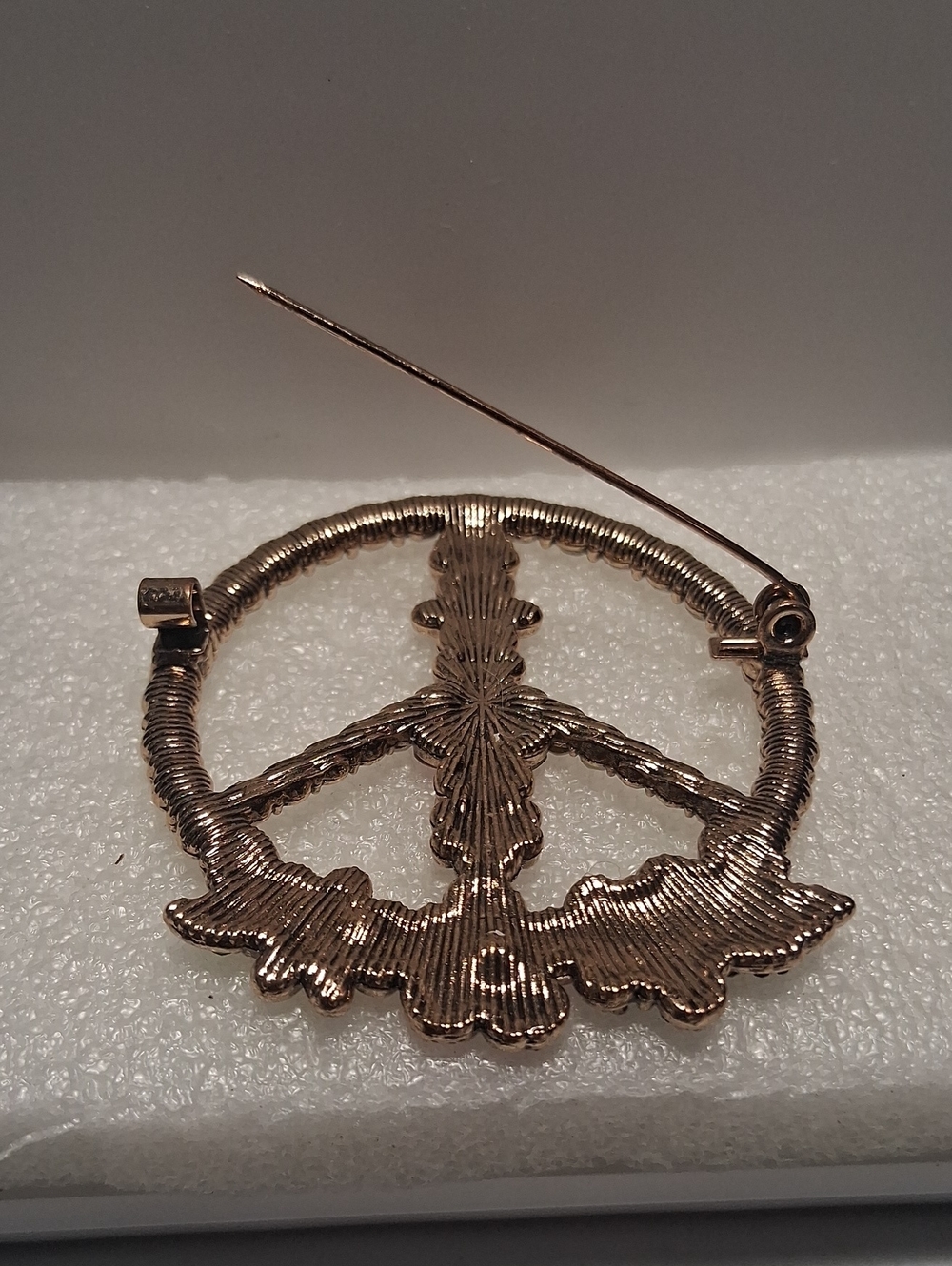 Vintage Multicolor Crystal Peace Sign Flower Brooch - Women Jewelry - Picture 5 of 5